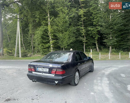 Синій Мерседес Е-Клас, об'ємом двигуна 2.3 л та пробігом 320 тис. км за 2500 $, фото 4 на Automoto.ua