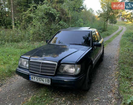 Синий Мерседес Е-Класс, объемом двигателя 2.2 л и пробегом 400 тыс. км за 2200 $, фото 1 на Automoto.ua