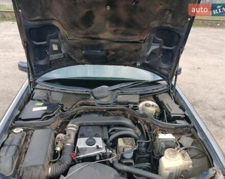 Синій Мерседес Е-Клас, об'ємом двигуна 2.2 л та пробігом 450 тис. км за 2700 $, фото 16 на Automoto.ua