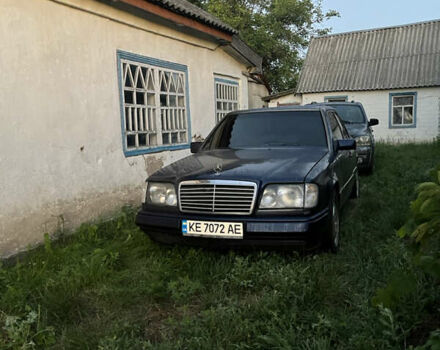 Синій Мерседес Е-Клас, об'ємом двигуна 3.2 л та пробігом 124 тис. км за 2500 $, фото 3 на Automoto.ua