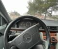 Синий Мерседес Е-Класс, объемом двигателя 2 л и пробегом 559 тыс. км за 4200 $, фото 30 на Automoto.ua