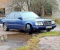 Синий Мерседес Е-Класс, объемом двигателя 2.8 л и пробегом 350 тыс. км за 2600 $, фото 4 на Automoto.ua