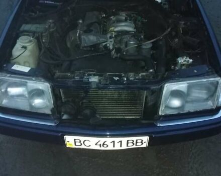 Синий Мерседес Е-Класс, объемом двигателя 2 л и пробегом 315 тыс. км за 3500 $, фото 2 на Automoto.ua