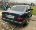 Синий Мерседес Е-Класс, объемом двигателя 2.2 л и пробегом 400 тыс. км за 2150 $, фото 1 на Automoto.ua