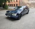 Синий Мерседес Е-Класс, объемом двигателя 2.2 л и пробегом 322 тыс. км за 3800 $, фото 10 на Automoto.ua