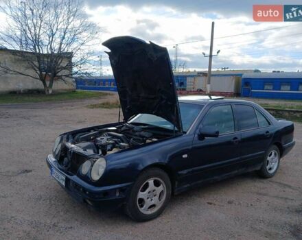 Синій Мерседес Е-Клас, об'ємом двигуна 2.2 л та пробігом 450 тис. км за 2700 $, фото 14 на Automoto.ua