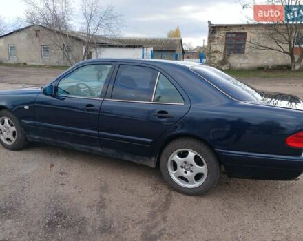 Синій Мерседес Е-Клас, об'ємом двигуна 2.2 л та пробігом 450 тис. км за 2700 $, фото 11 на Automoto.ua