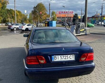 Синий Мерседес Е-Класс, объемом двигателя 2.3 л и пробегом 559 тыс. км за 2600 $, фото 6 на Automoto.ua