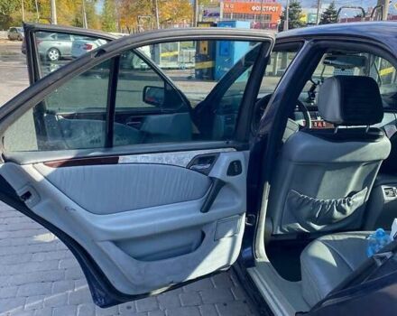 Синий Мерседес Е-Класс, объемом двигателя 2.3 л и пробегом 559 тыс. км за 2600 $, фото 2 на Automoto.ua