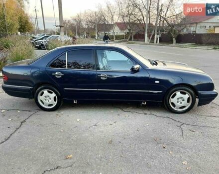 Синий Мерседес Е-Класс, объемом двигателя 2.8 л и пробегом 459 тыс. км за 1600 $, фото 10 на Automoto.ua