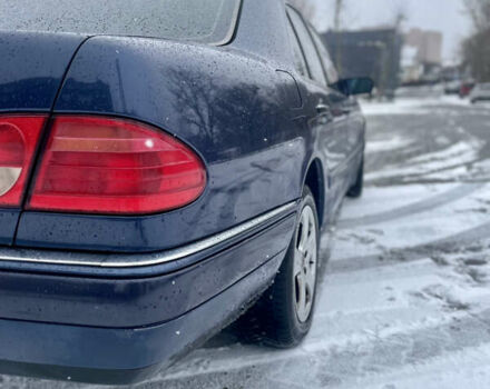 Синий Мерседес Е-Класс, объемом двигателя 2.3 л и пробегом 220 тыс. км за 3350 $, фото 8 на Automoto.ua