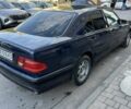 Синий Мерседес Е-Класс, объемом двигателя 2 л и пробегом 355 тыс. км за 2300 $, фото 3 на Automoto.ua