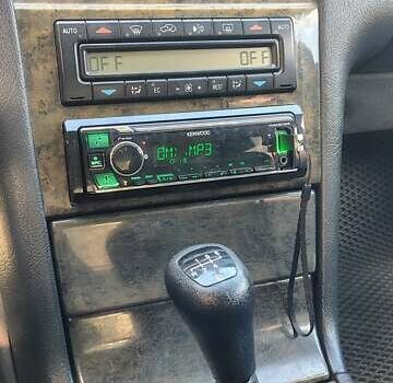 Синий Мерседес Е-Класс, объемом двигателя 2 л и пробегом 520 тыс. км за 3100 $, фото 4 на Automoto.ua