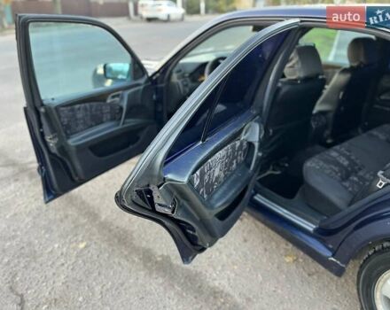 Синий Мерседес Е-Класс, объемом двигателя 2.8 л и пробегом 459 тыс. км за 1600 $, фото 3 на Automoto.ua