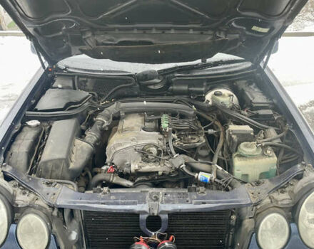 Синий Мерседес Е-Класс, объемом двигателя 2.3 л и пробегом 220 тыс. км за 3350 $, фото 7 на Automoto.ua