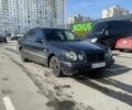Синий Мерседес Е-Класс, объемом двигателя 2 л и пробегом 320 тыс. км за 2100 $, фото 1 на Automoto.ua