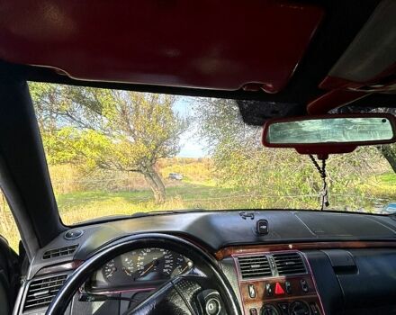 Синій Мерседес Е-Клас, об'ємом двигуна 3.2 л та пробігом 333 тис. км за 4300 $, фото 3 на Automoto.ua