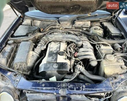 Синий Мерседес Е-Класс, объемом двигателя 2.8 л и пробегом 459 тыс. км за 1600 $, фото 1 на Automoto.ua