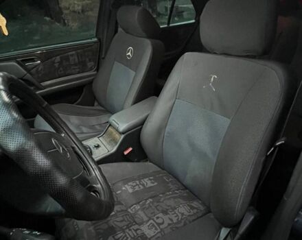 Синій Мерседес Е-Клас, об'ємом двигуна 2.9 л та пробігом 200 тис. км за 2800 $, фото 4 на Automoto.ua