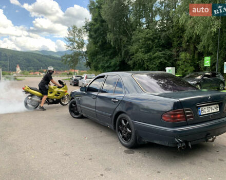 Синий Мерседес Е-Класс, объемом двигателя 2.16 л и пробегом 400 тыс. км за 2700 $, фото 8 на Automoto.ua