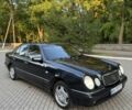 Синий Мерседес Е-Класс, объемом двигателя 4.2 л и пробегом 200 тыс. км за 2608 $, фото 3 на Automoto.ua