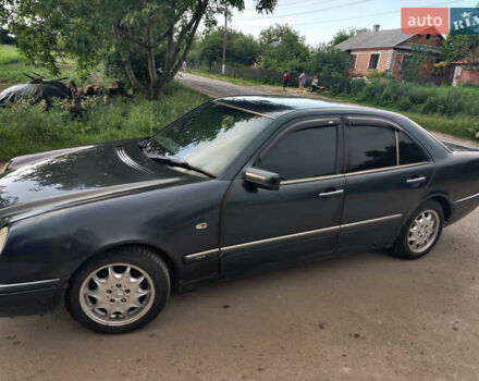 Синій Мерседес Е-Клас, об'ємом двигуна 2.2 л та пробігом 350 тис. км за 2205 $, фото 2 на Automoto.ua
