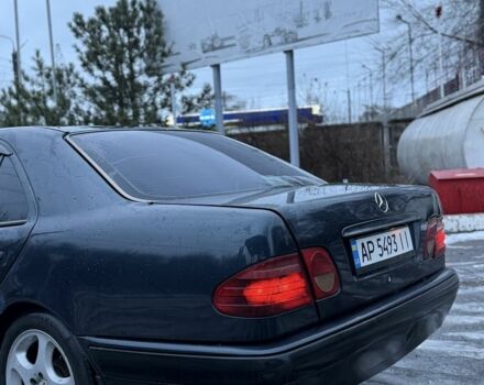 Синій Мерседес Е-Клас, об'ємом двигуна 2.8 л та пробігом 250 тис. км за 2000 $, фото 6 на Automoto.ua