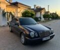 Синій Мерседес Е-Клас, об'ємом двигуна 2 л та пробігом 270 тис. км за 3000 $, фото 1 на Automoto.ua