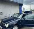 Синий Мерседес Е-Класс, объемом двигателя 2.3 л и пробегом 330 тыс. км за 2600 $, фото 3 на Automoto.ua