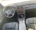 Синий Мерседес Е-Класс, объемом двигателя 2 л и пробегом 250 тыс. км за 2100 $, фото 7 на Automoto.ua