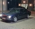 Синий Мерседес Е-Класс, объемом двигателя 2 л и пробегом 250 тыс. км за 1500 $, фото 1 на Automoto.ua