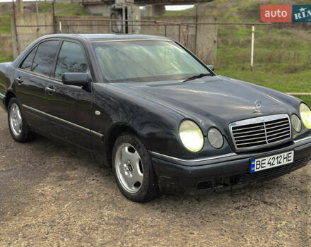 Синій Мерседес Е-Клас, об'ємом двигуна 2.8 л та пробігом 379 тис. км за 2800 $, фото 3 на Automoto.ua