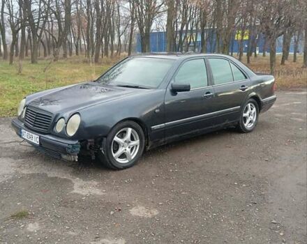 Синий Мерседес Е-Класс, объемом двигателя 3 л и пробегом 452 тыс. км за 1950 $, фото 7 на Automoto.ua