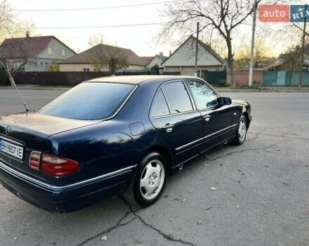 Синий Мерседес Е-Класс, объемом двигателя 2.8 л и пробегом 459 тыс. км за 1600 $, фото 13 на Automoto.ua