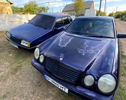 Синий Мерседес Е-Класс, объемом двигателя 2 л и пробегом 0 тыс. км за 1500 $, фото 4 на Automoto.ua