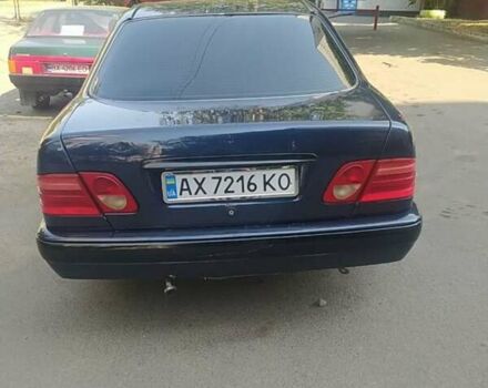 Синий Мерседес Е-Класс, объемом двигателя 2 л и пробегом 370 тыс. км за 1900 $, фото 10 на Automoto.ua