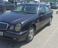 Синий Мерседес Е-Класс, объемом двигателя 2.9 л и пробегом 400 тыс. км за 3500 $, фото 1 на Automoto.ua