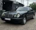 Синий Мерседес Е-Класс, объемом двигателя 2.3 л и пробегом 227 тыс. км за 2999 $, фото 1 на Automoto.ua