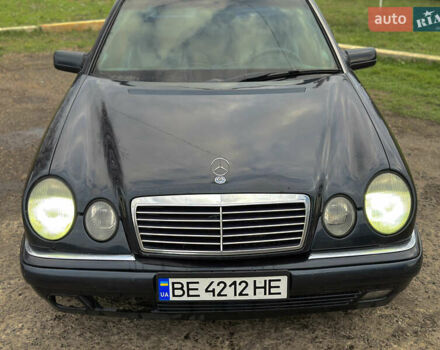 Синій Мерседес Е-Клас, об'ємом двигуна 2.8 л та пробігом 379 тис. км за 2800 $, фото 4 на Automoto.ua
