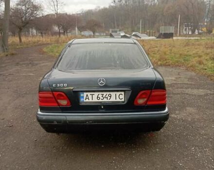 Синий Мерседес Е-Класс, объемом двигателя 3 л и пробегом 452 тыс. км за 1950 $, фото 5 на Automoto.ua