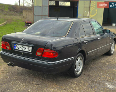 Синій Мерседес Е-Клас, об'ємом двигуна 2.8 л та пробігом 379 тис. км за 2800 $, фото 2 на Automoto.ua