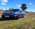 Синий Мерседес Е-Класс, объемом двигателя 2 л и пробегом 520 тыс. км за 3100 $, фото 1 на Automoto.ua