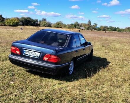 Синій Мерседес Е-Клас, об'ємом двигуна 2 л та пробігом 520 тис. км за 3100 $, фото 1 на Automoto.ua