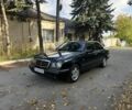 Синій Мерседес Е-Клас, об'ємом двигуна 2 л та пробігом 460 тис. км за 2608 $, фото 1 на Automoto.ua