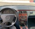 Синій Мерседес Е-Клас, об'ємом двигуна 2.3 л та пробігом 195 тис. км за 5500 $, фото 15 на Automoto.ua
