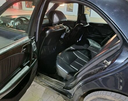 Синий Мерседес Е-Класс, объемом двигателя 2 л и пробегом 250 тыс. км за 1500 $, фото 5 на Automoto.ua