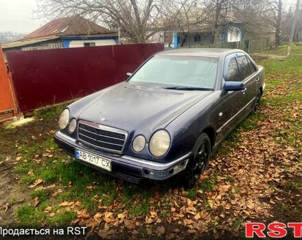 Синій Мерседес Е-Клас, об'ємом двигуна 2.3 л та пробігом 350 тис. км за 1250 $, фото 1 на Automoto.ua