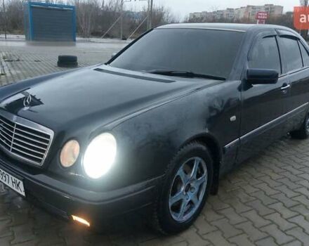 Синий Мерседес Е-Класс, объемом двигателя 2.8 л и пробегом 384 тыс. км за 1995 $, фото 39 на Automoto.ua