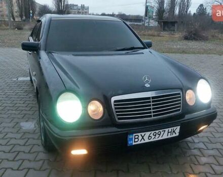 Синий Мерседес Е-Класс, объемом двигателя 2.8 л и пробегом 384 тыс. км за 1995 $, фото 35 на Automoto.ua