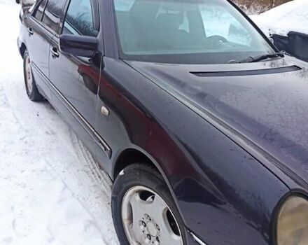 Синій Мерседес Е-Клас, об'ємом двигуна 2.2 л та пробігом 350 тис. км за 2800 $, фото 7 на Automoto.ua